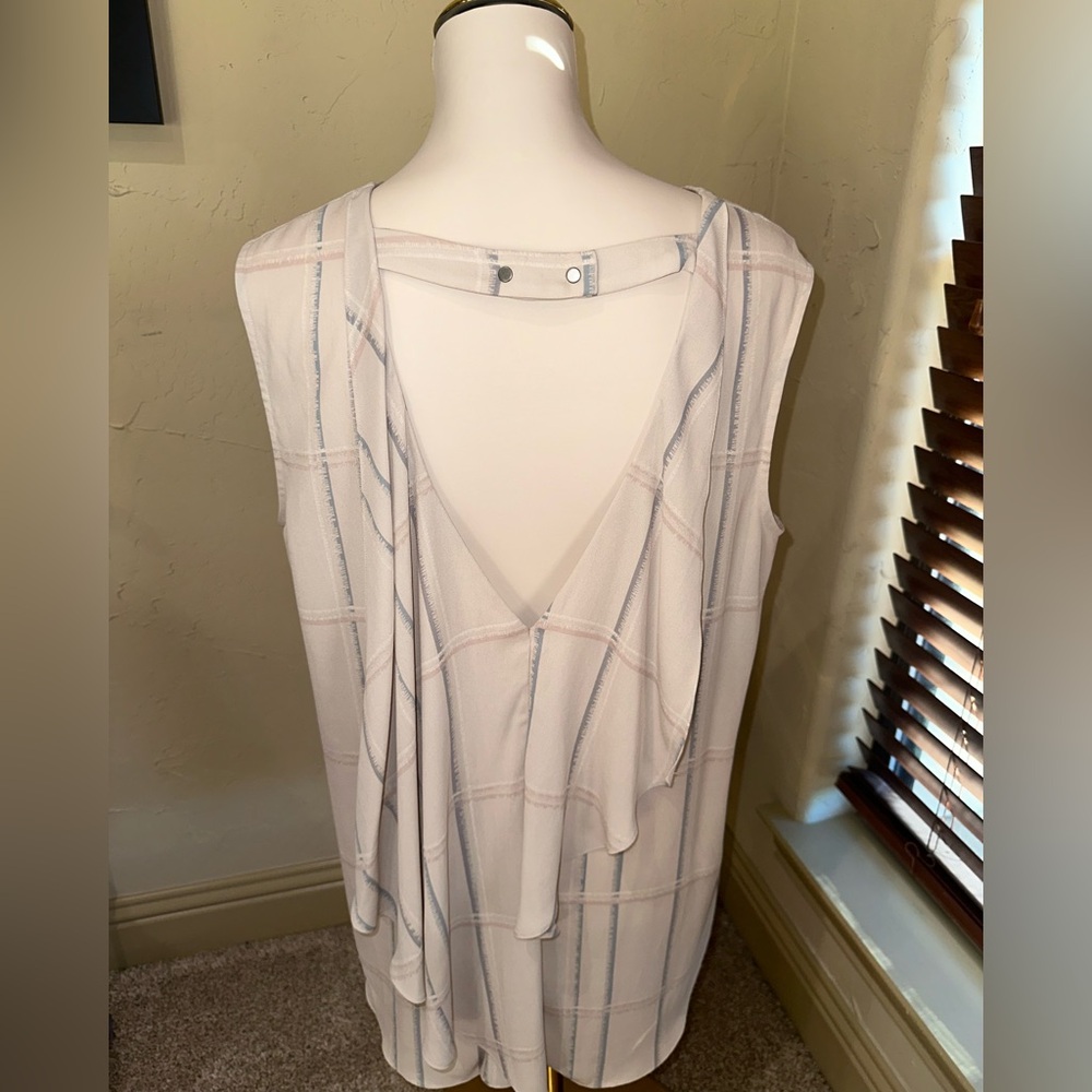 BCBG Maxazaria Women’s tank top style top with open back that buttons size large - Picture 2 of 3